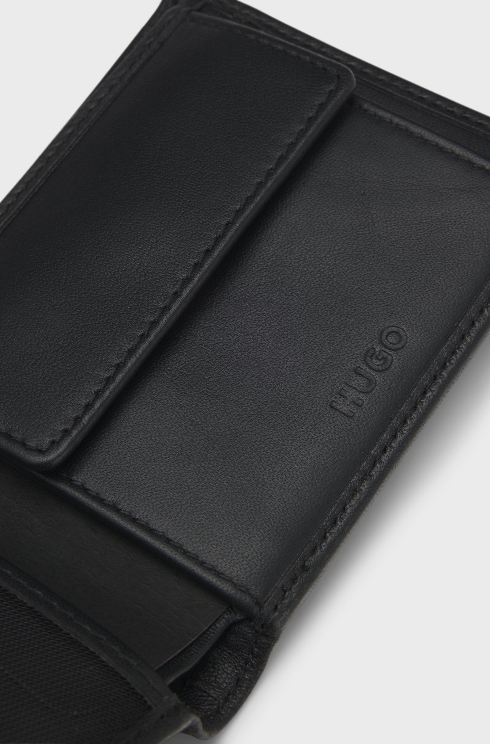HUGO | Subway_Trifold